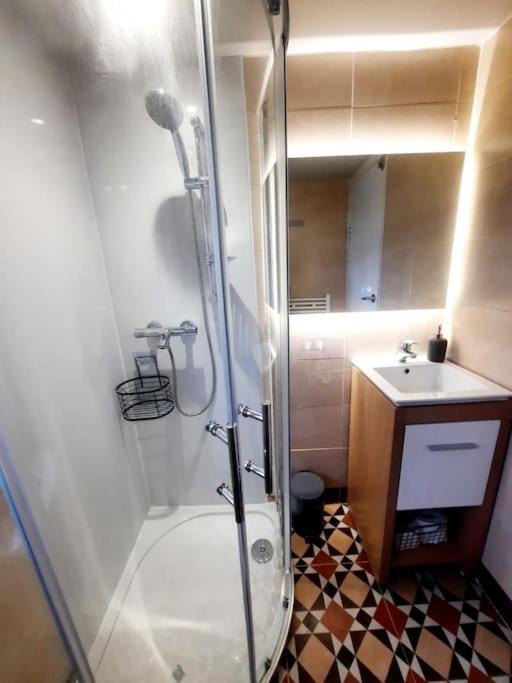 Alross Studio Flat / Private Bathroom Лондон Экстерьер фото